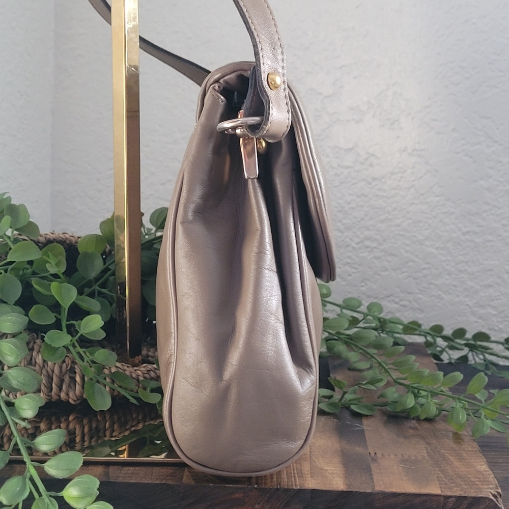 Etienne Aigner elegant taupe crossbody bag - Picture 3 of 11